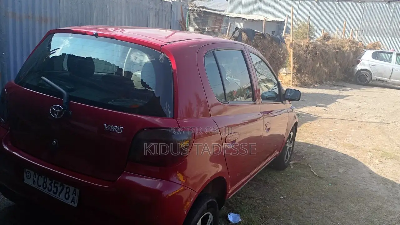 Toyota Vitz 1999 Red