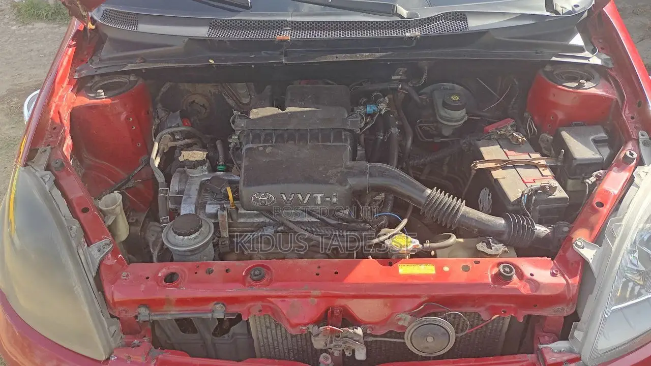 Toyota Vitz 1999 Red