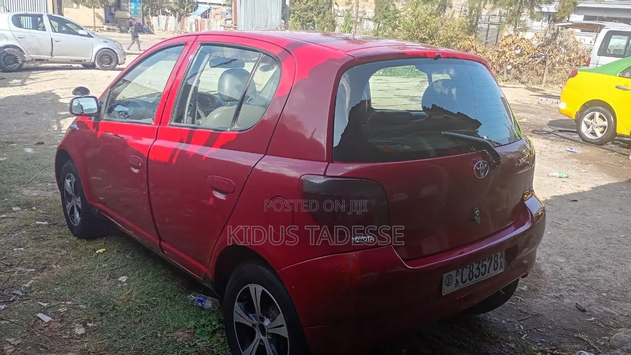 Toyota Vitz 1999 Red