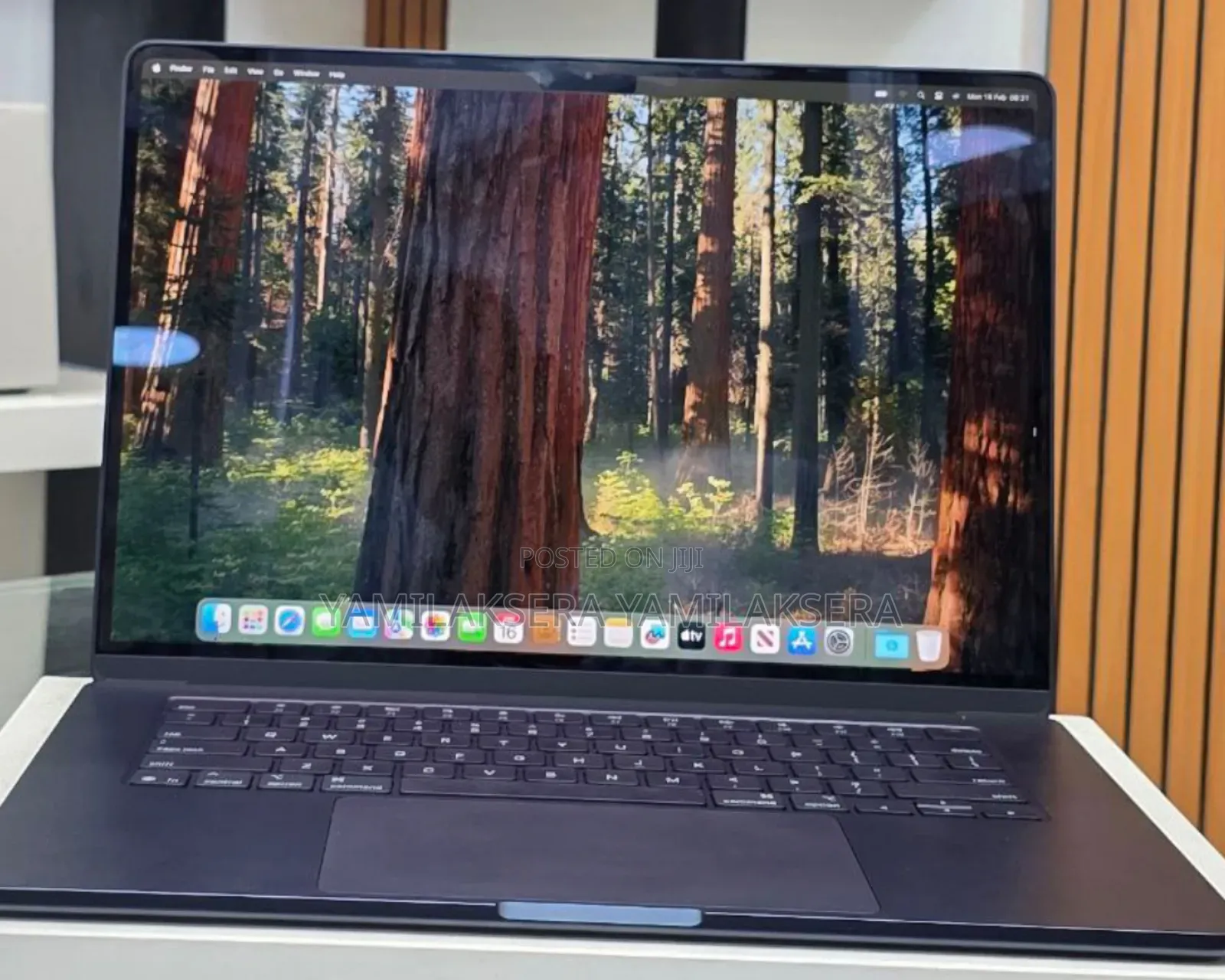 New Laptop Apple MacBook Air 2025 M4 15-inch 16GB Apple M3 SSD 256GB