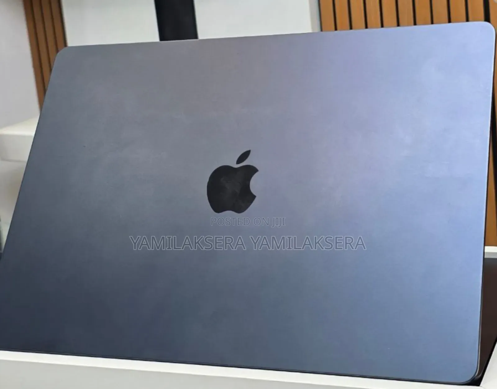 New Laptop Apple MacBook Air 2025 M4 15-inch 16GB Apple M3 SSD 256GB