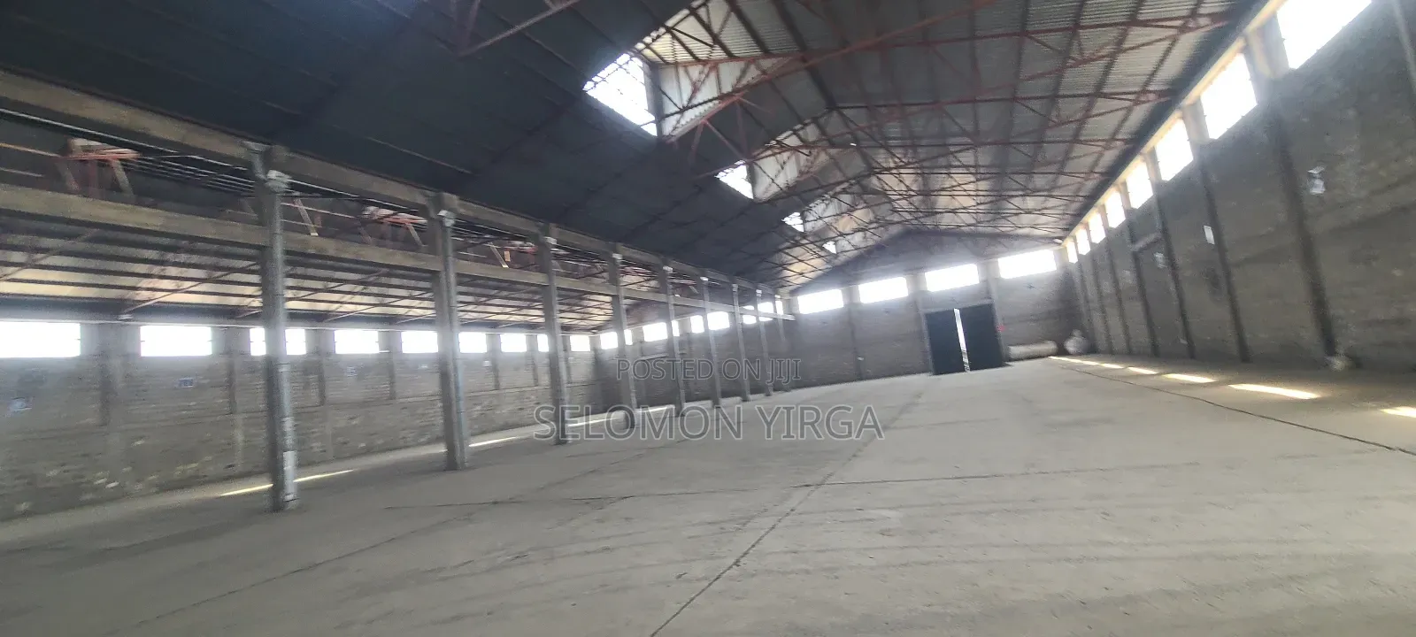 የሚከራይ መጋዘን