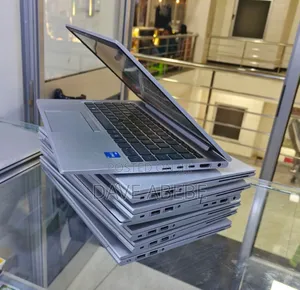 New Laptop HP EliteBook 830 G8 16GB Intel Core i5 SSD 512GB