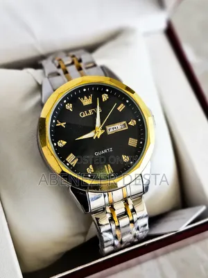 Olevs Men's Two-Tone Luxury Quartz Wristwatch a Black Dial, Gold-Toned