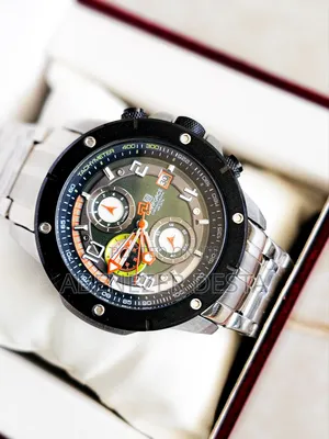 Naviforce Nf8056 Chronograph Watch Featuring a Stainless Steel Strap