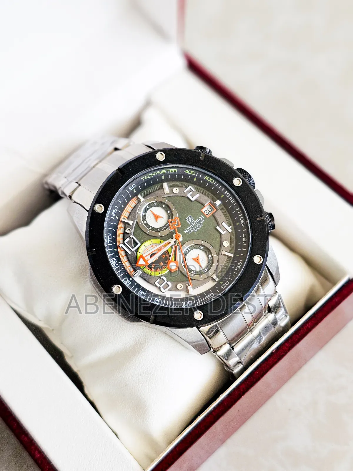 Naviforce Nf8056 Chronograph Watch Featuring a Stainless Steel Strap