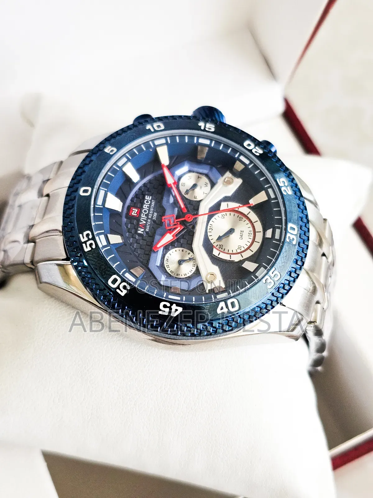 Naviforce Nf9222, a Sport- Fashion Featuring A Stainiess Steel