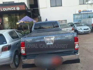 Toyota Hilux 2013 Gray
