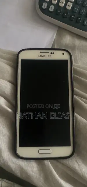 Samsung Galaxy S5 16 GB White