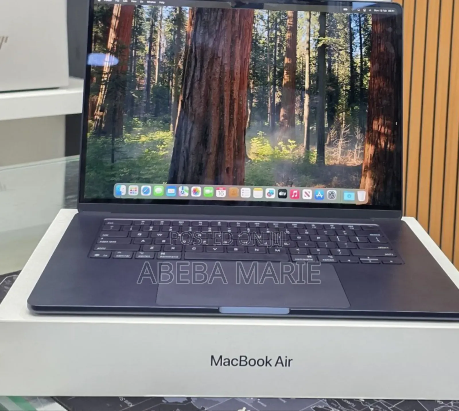 New Laptop Apple MacBook Air 2025 M4 15-inch 16GB Apple M4 SSD 256GB
