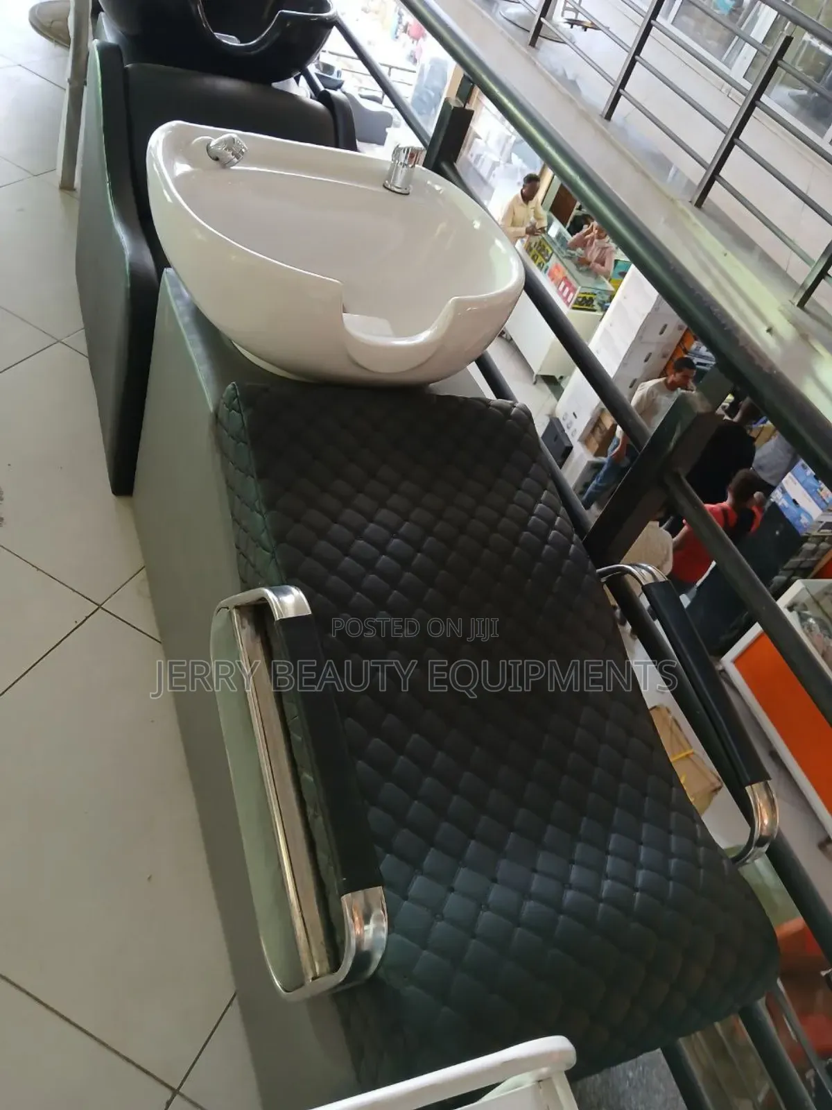 High-quality Ceramic Hair Wash Basin With Recliner