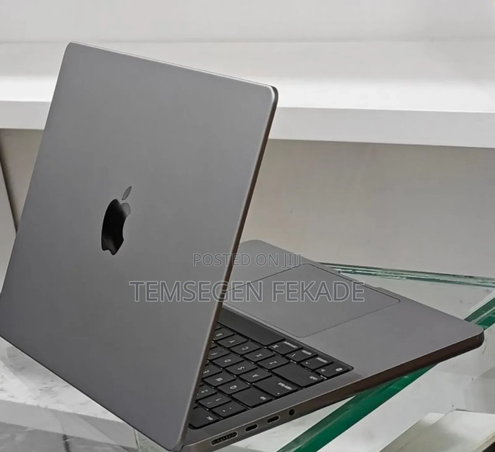 New Laptop Apple MacBook Pro 2023 M3 14-inch 8GB Apple M3 Pro SSD 512GB