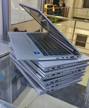 New Laptop HP EliteBook 830 G8 16GB Intel Core i5 SSD 512GB