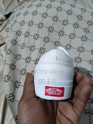 ኦርጅናል ጫማዎችን በተመጣጣኝ ዋጋ