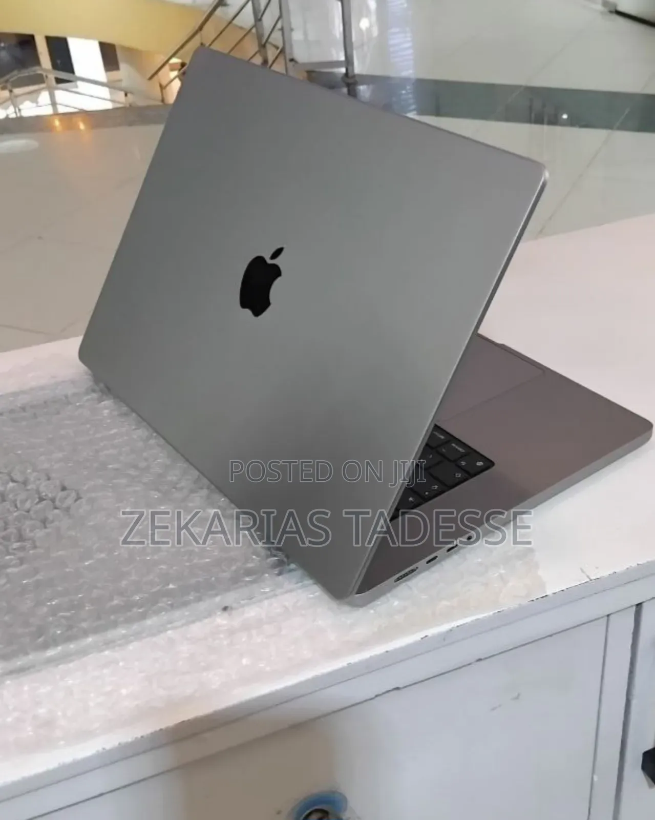 New Laptop Apple MacBook Pro M1 16GB Apple M1 Max SSD 1T