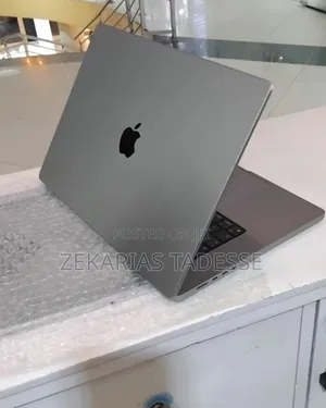 New Laptop Apple MacBook Pro M1 16GB Apple M1 Max SSD 1T