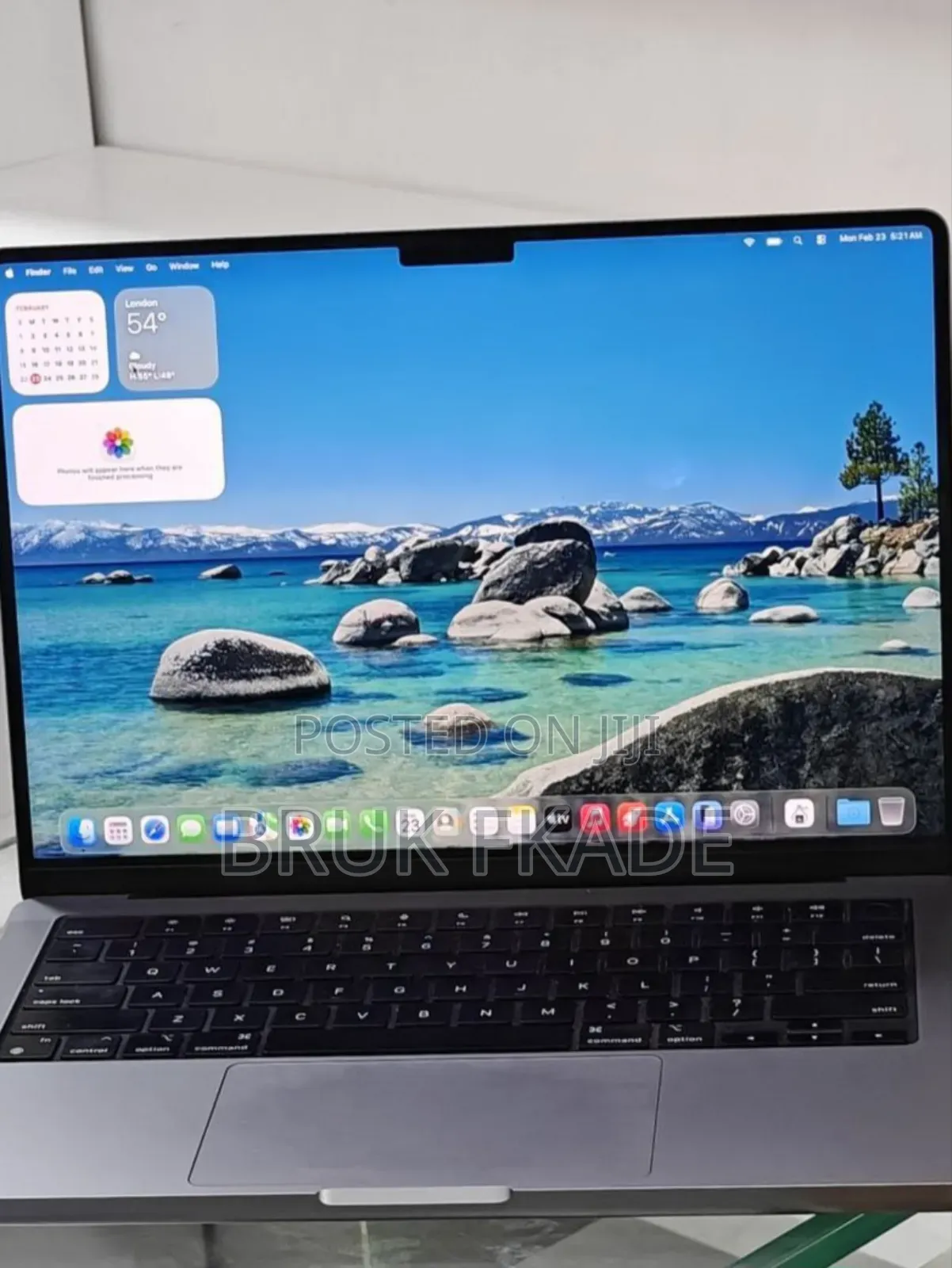 New Laptop Apple MacBook Pro 2023 M3 14-inch 8GB Apple M3 Pro SSD 512GB