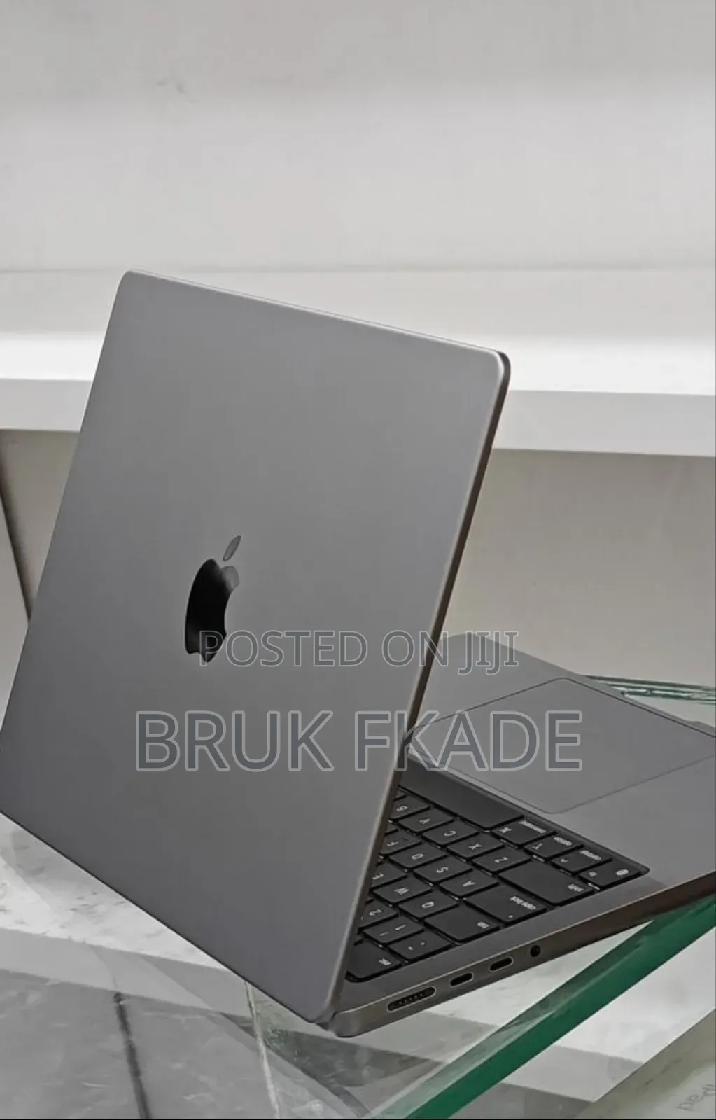 New Laptop Apple MacBook Pro 2023 M3 14-inch 8GB Apple M3 Pro SSD 512GB