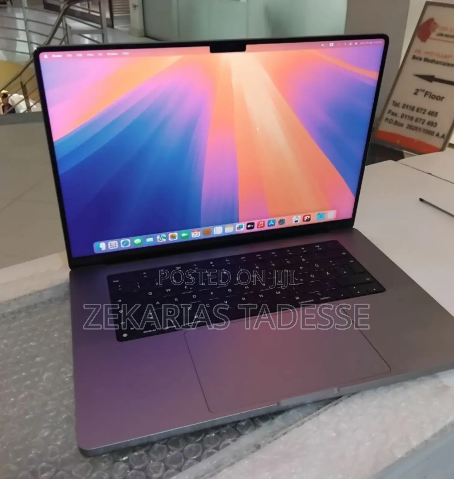 New Laptop Apple MacBook Pro M1 16GB Apple M1 Max SSD 1T