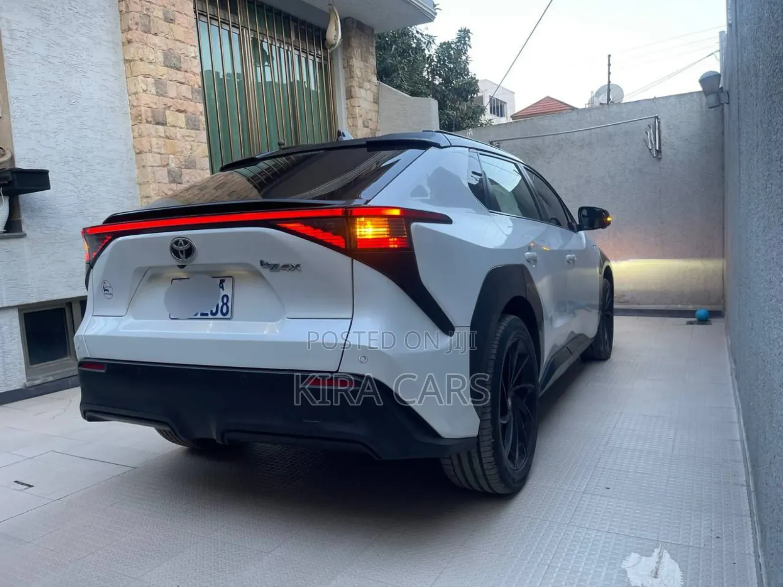 Toyota bZ4X 2023 White