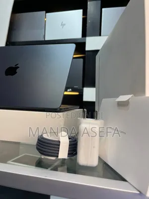 New Laptop Apple MacBook Air 16GB Apple M4 SSD 512GB