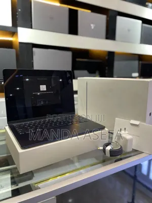 New Laptop Apple MacBook Air 16GB Apple M4 SSD 512GB