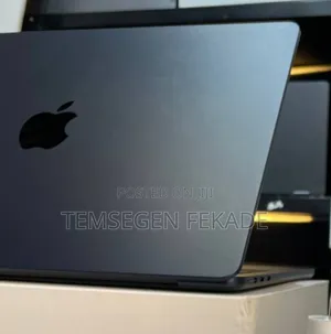 New Laptop Apple MacBook Air 2025 M4 13-inch 16GB Apple M4 SSD 512GB