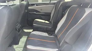 Volkswagen ID.6 2023 Ivory