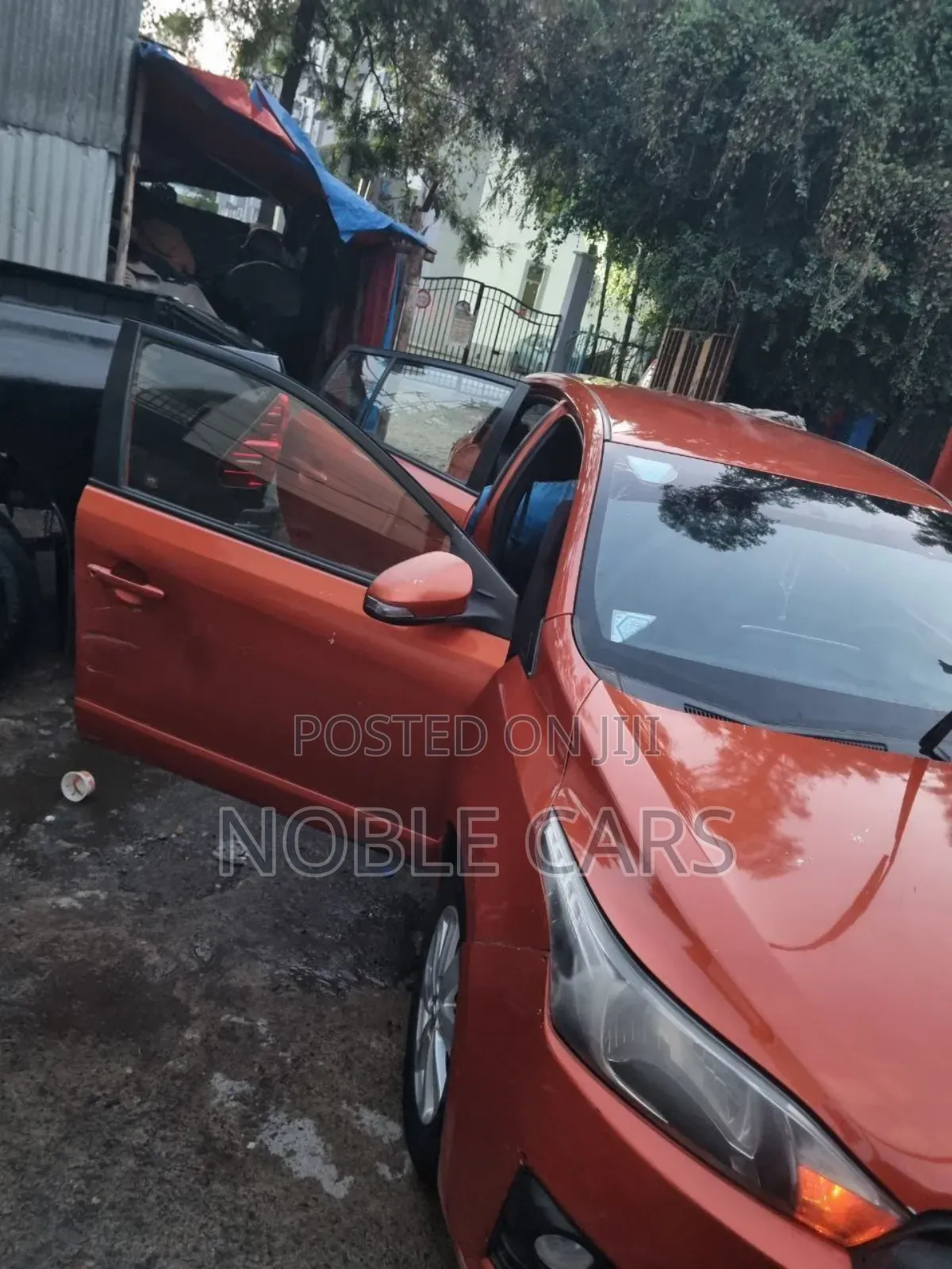 Toyota Yaris 2018 Orange