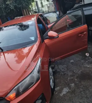 Toyota Yaris 2018 Orange