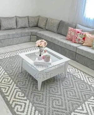 Superior Arebiyan Mejlis With Teble