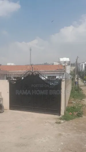 Furnished 4bdrm Villa in አያት, Yeka for sale