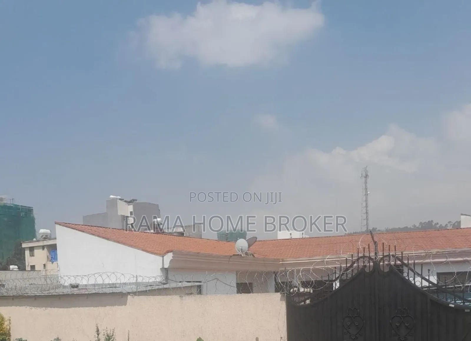 Furnished 4bdrm Villa in አያት, Yeka for sale