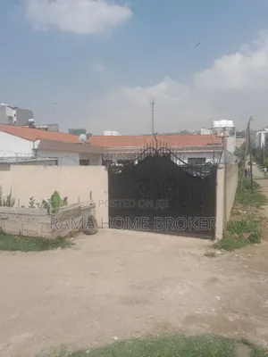 Furnished 4bdrm Villa in አያት, Yeka for sale
