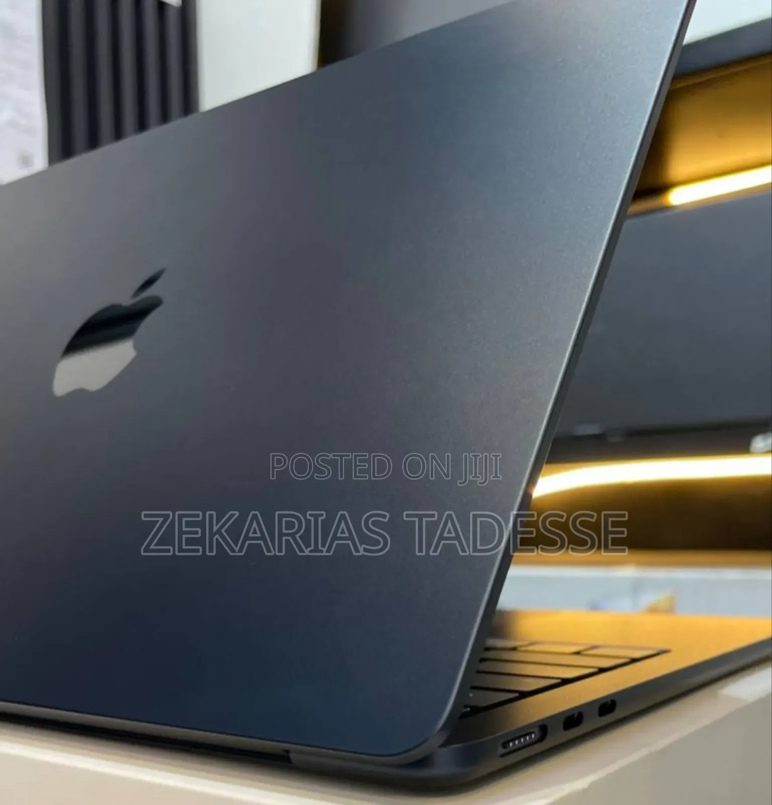 New Laptop Apple MacBook Air 2025 M4 13-inch 16GB Apple M4 SSD 512GB