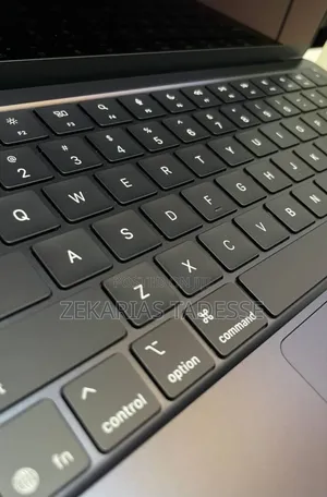 New Laptop Apple MacBook Air 2025 M4 13-inch 16GB Apple M4 SSD 512GB