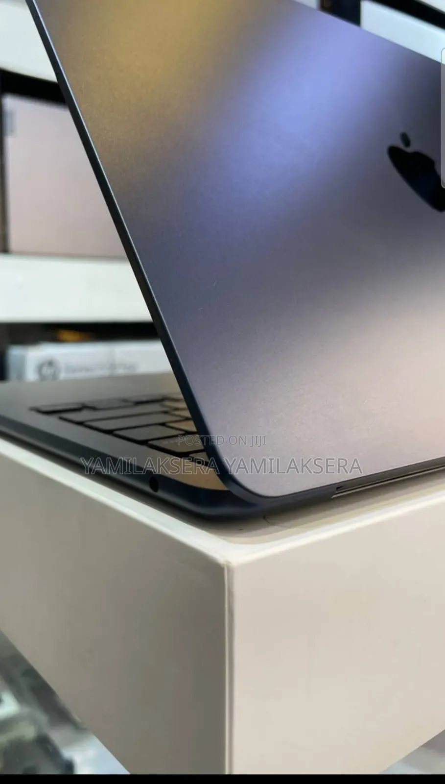 New Laptop Apple MacBook Air 2025 M4 13-inch 16GB Apple M3 SSD 512GB