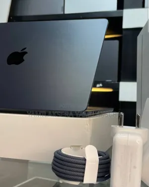 New Laptop Apple MacBook Air 2025 M4 13-inch 16GB Apple M3 SSD 512GB