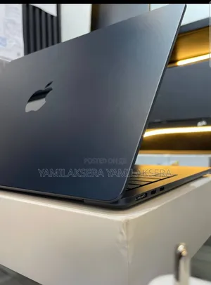 New Laptop Apple MacBook Air 2025 M4 13-inch 16GB Apple M3 SSD 512GB