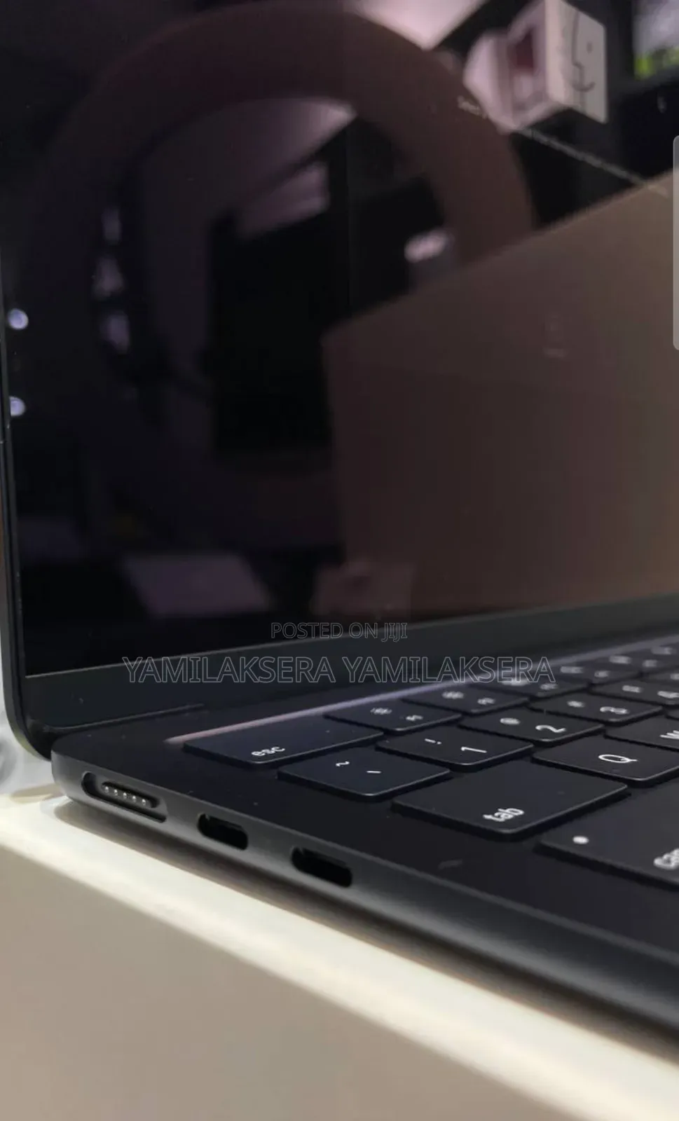 New Laptop Apple MacBook Air 2025 M4 13-inch 16GB Apple M3 SSD 512GB