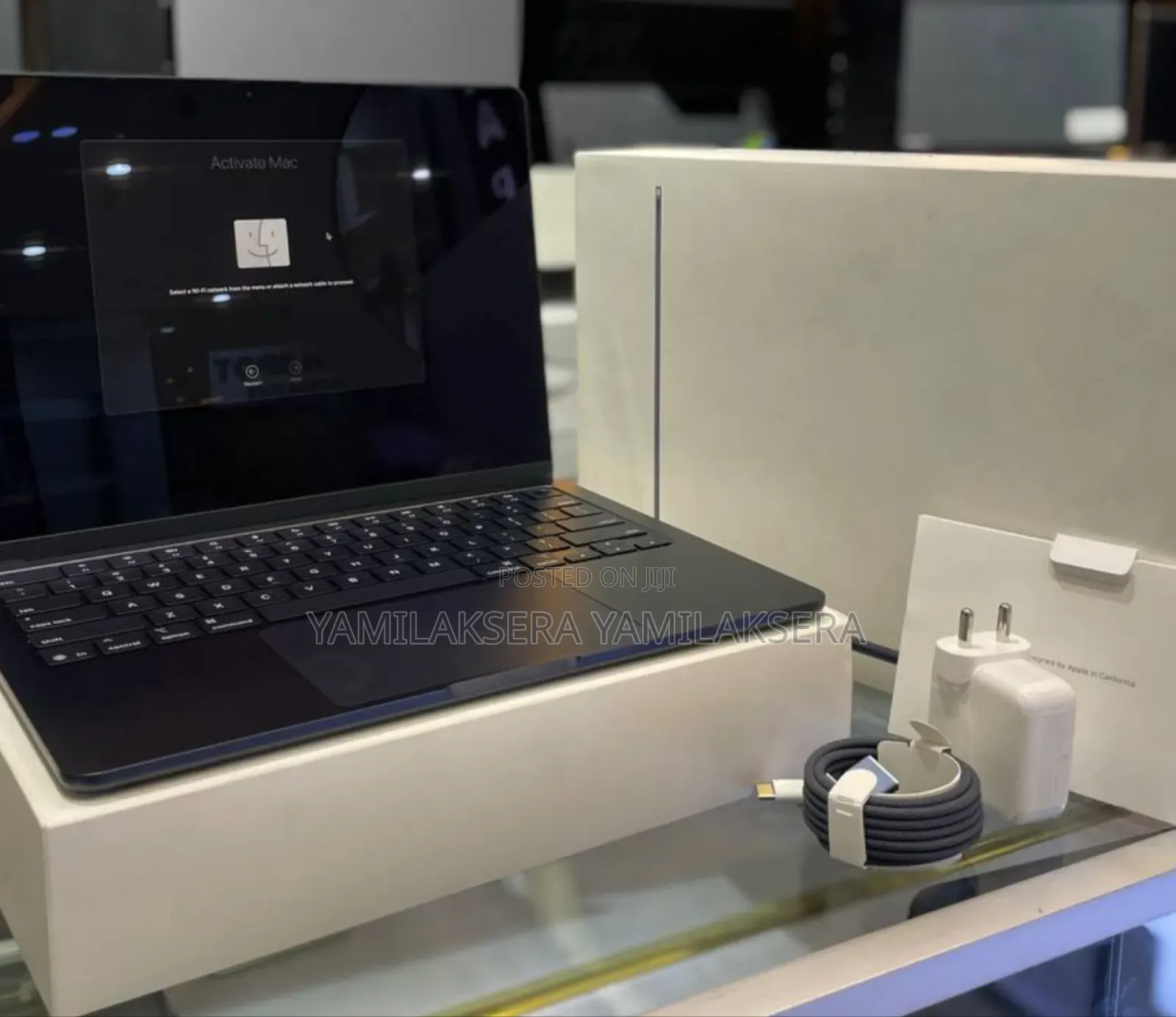 New Laptop Apple MacBook Air 2025 M4 13-inch 16GB Apple M3 SSD 512GB