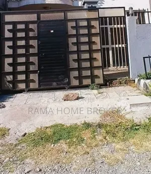 Furnished 5bdrm Apartment in አያት, Yeka for sale