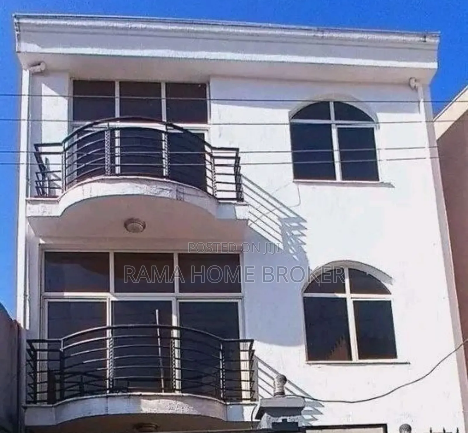 Furnished 5bdrm Apartment in አያት, Yeka for sale