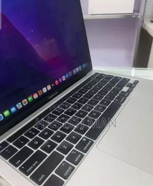 New Laptop Apple MacBook Pro 2020 8GB Intel Core i5 SSD 256GB