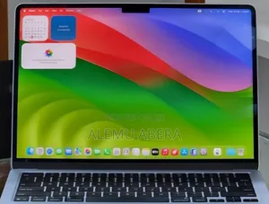 New Laptop Apple MacBook Air 2024 M3 15-inch 16GB Apple M4 SSD 256GB