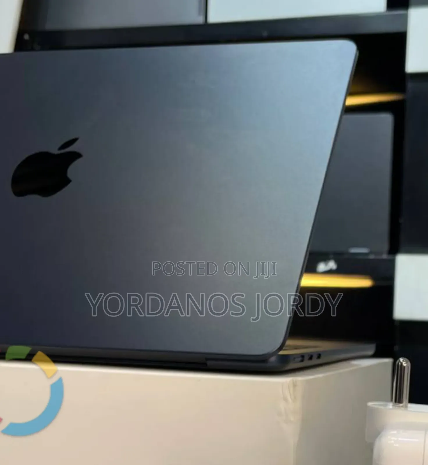 New Laptop Apple MacBook Air 2025 M4 13-inch 16GB Apple M4 SSD 512GB