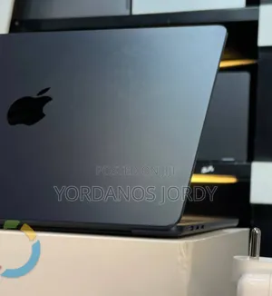 New Laptop Apple MacBook Air 2025 M4 13-inch 16GB Apple M4 SSD 512GB