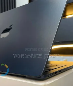 New Laptop Apple MacBook Air 2025 M4 13-inch 16GB Apple M4 SSD 512GB