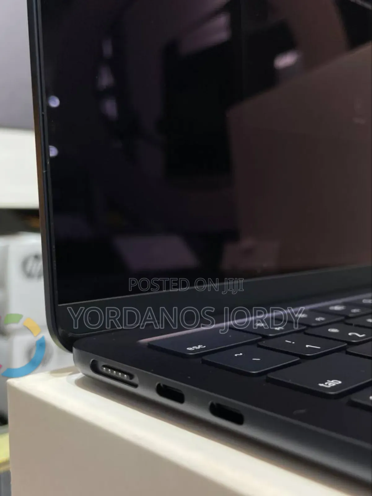 New Laptop Apple MacBook Air 2025 M4 13-inch 16GB Apple M4 SSD 512GB