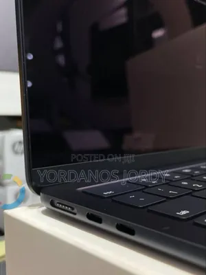 New Laptop Apple MacBook Air 2025 M4 13-inch 16GB Apple M4 SSD 512GB